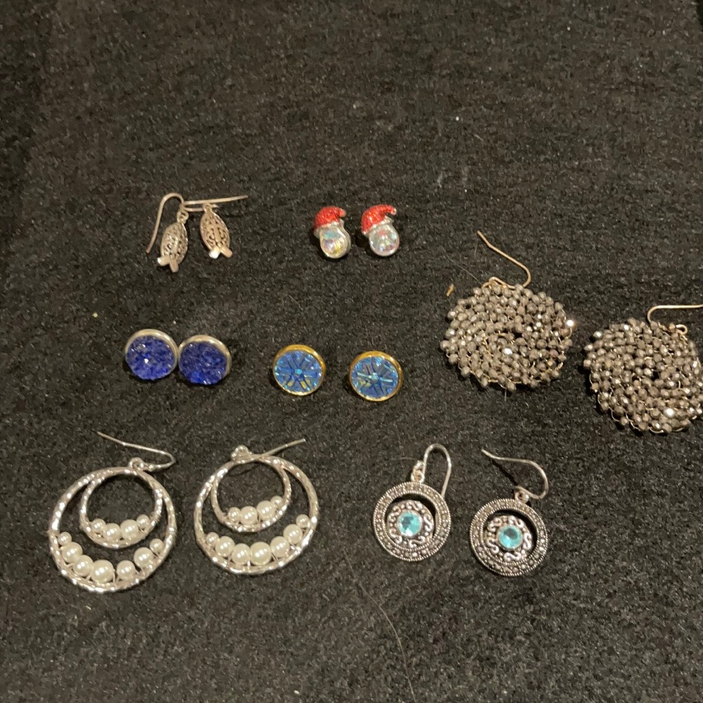 Bundle of 7 pairs of earrings